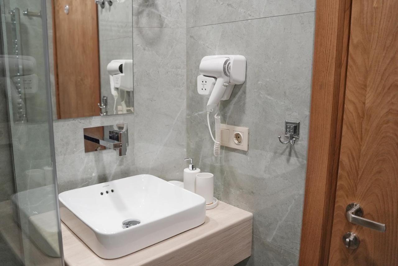 Hotel Embassy Τυφλίδα Εξωτερικό φωτογραφία