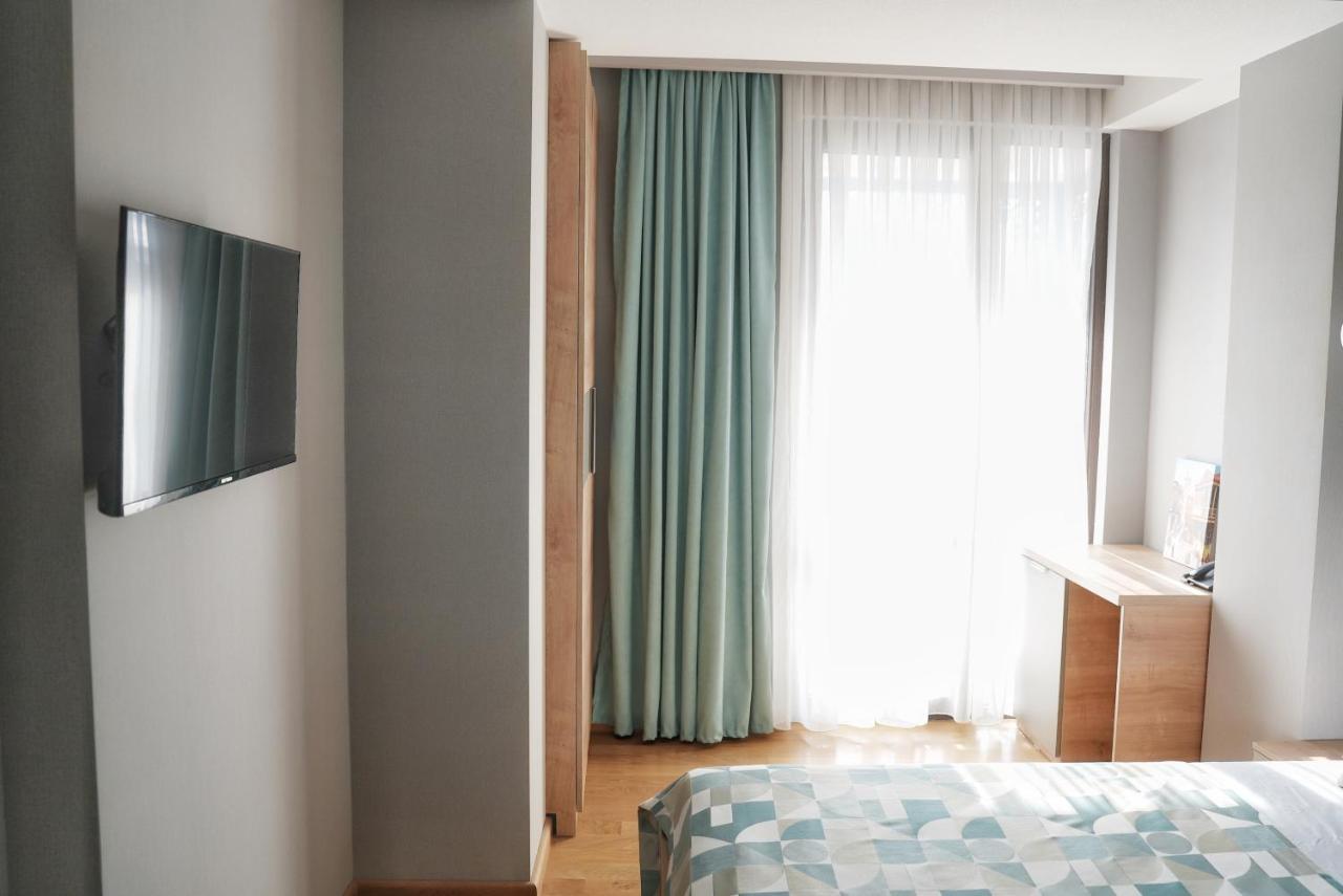 Hotel Embassy Τυφλίδα Εξωτερικό φωτογραφία